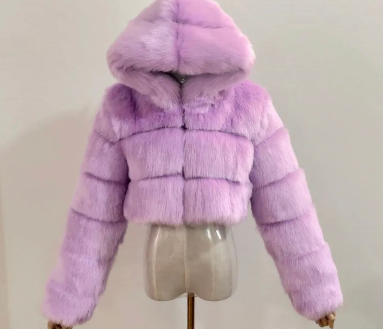 Short faux fur hoodie