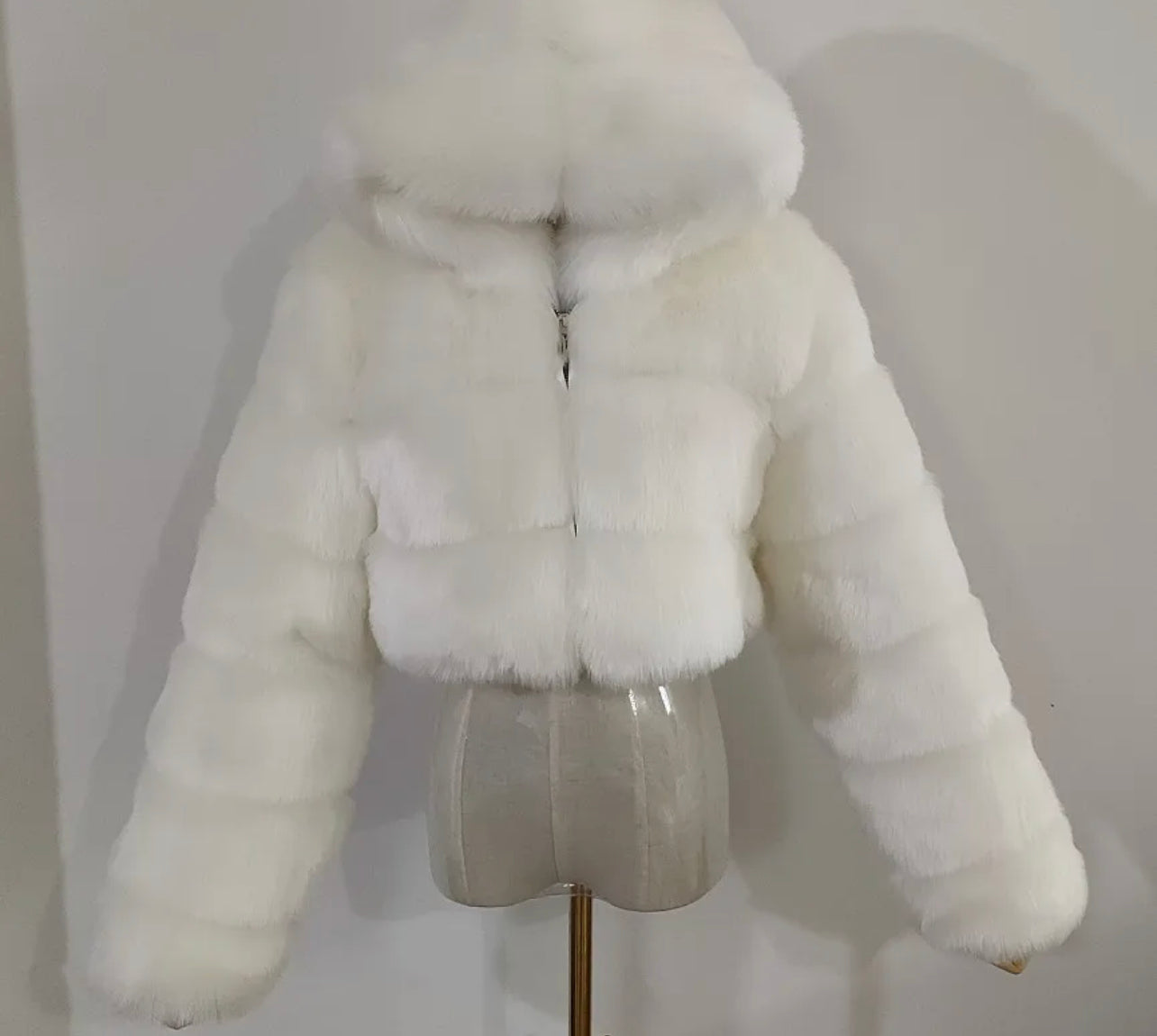 Short faux fur hoodie